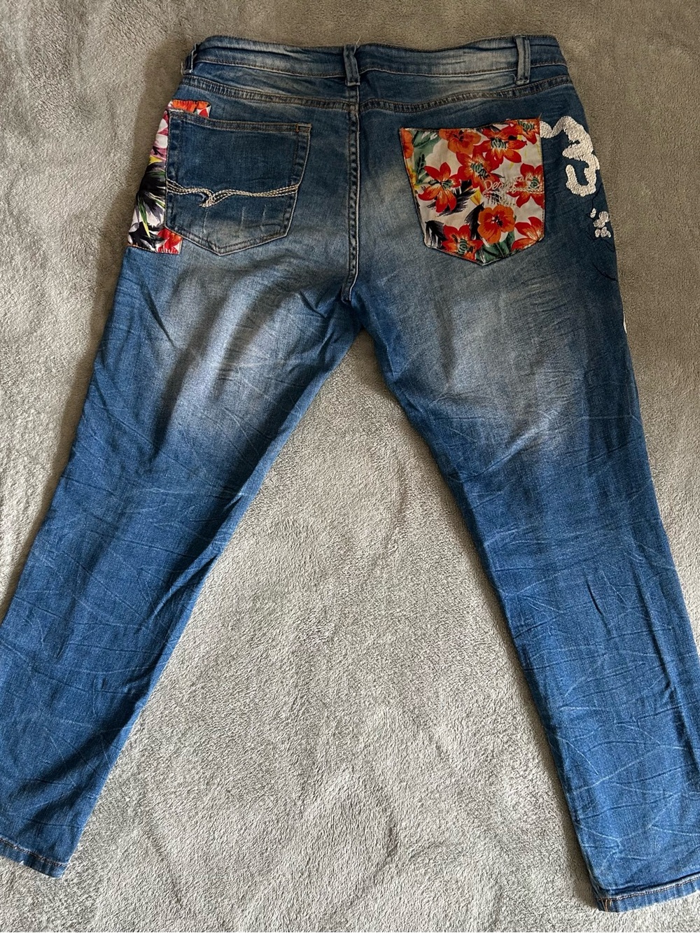 Desigual Denim Jeans with Floral Patch and painted embellishments - Picture 4 of 5